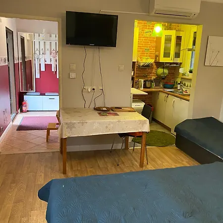 Fajna Kwatera * Varşova